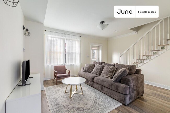 property at 216 Ascot Pl NE