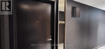 11 Yorkville Ave in Toronto, ON - Building Photo - Building Photo