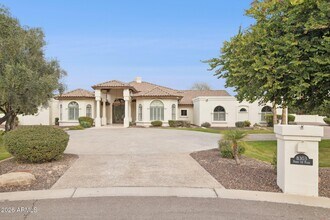 8303 N 61st Pl in Paradise Valley, AZ - Building Photo - Building Photo