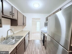 7598 Gales Ct in Manassas, VA - Foto de edificio - Building Photo