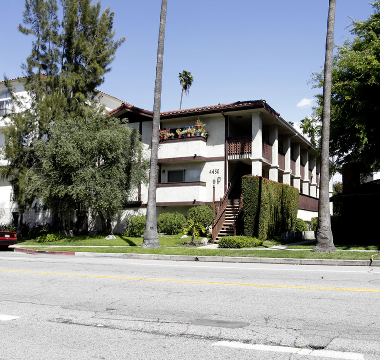 4450 Fulton Ave in Sherman Oaks, CA - Building Photo