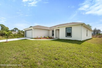 1434 Weiman Rd SE in Palm Bay, FL - Building Photo - Building Photo