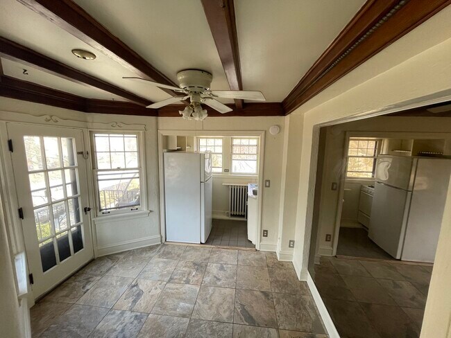 1155 Saint Johns Ave E in Highland Park, IL - Building Photo - Building Photo