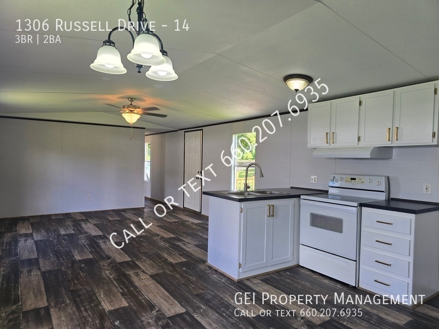 1306 Russell Dr in Weaver, AL - Building Photo