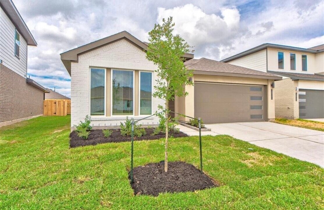 7430 Victoria Brook Trace in Richmond, TX - Building Photo