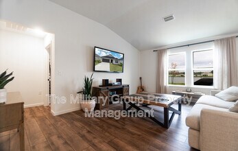 1191 Panther Lk Pkwy in Jacksonville, FL - Building Photo - Building Photo