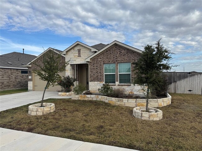 128 Wolseley Dr in Hutto, TX - Foto de edificio - Building Photo