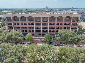 505 Bastrop St, Unit 402 in Houston, TX - Foto de edificio - Building Photo