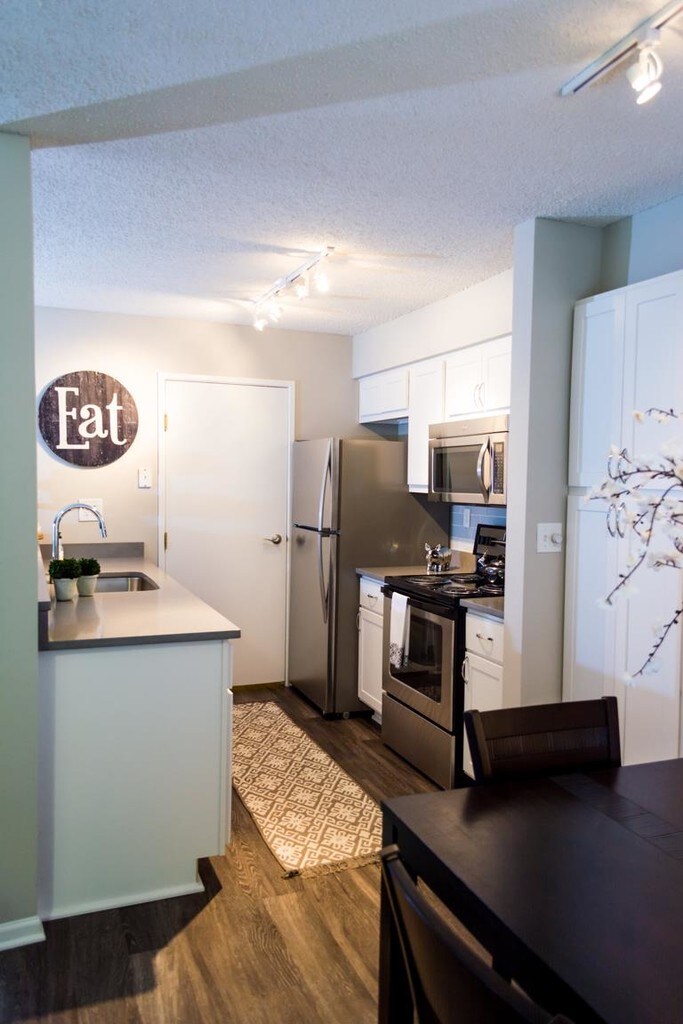 Arbors of Brookdale Naperville, IL Apartments