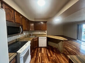 7283 Beacon Hill Dr in Pittsburgh, PA - Building Photo - Building Photo