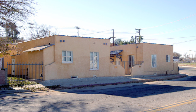 15405-15415 Hesperia Rd in Victorville, CA - Building Photo - Building Photo