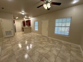 710 Alta Vista Dr in Laredo, TX - Building Photo - Building Photo
