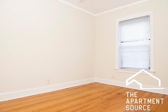 1251 W Henderson St, Unit 3 in Chicago, IL - Building Photo - Building Photo