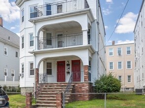 62 Vernal St in Everett, MA - Foto de edificio - Building Photo