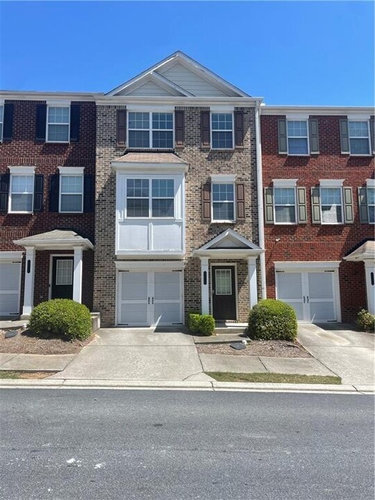 2014 Meadow Peak Rd in Duluth, GA - Building Photo