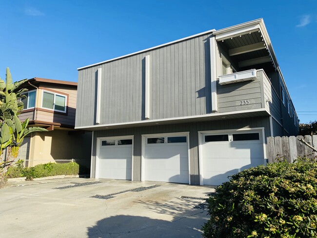 235 Avenida Aragon, Unit B