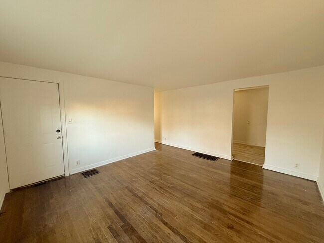 443 N Prospect St, Unit downstairs in Marion, OH - Building Photo - Building Photo