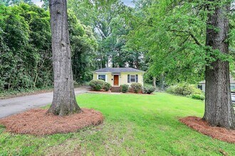 1819 Arnold Dr in Charlotte, NC - Foto de edificio - Building Photo