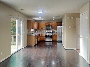 450 Crested View Dr in Loganville, GA - Building Photo - Building Photo