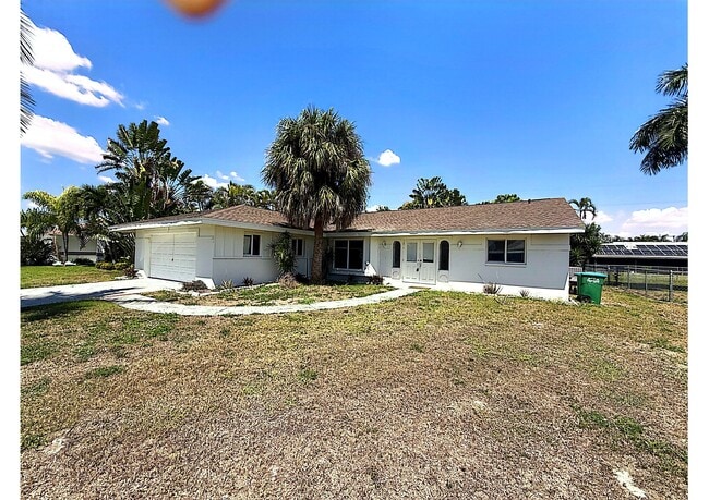 property at 1505 SE 36th St