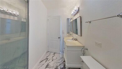 546 SE 5th Ave, Unit W160-J in Cape Coral, FL - Building Photo - Building Photo