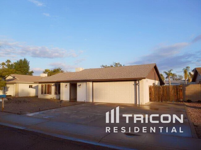 1128 W Hermosa Dr in Tempe, AZ - Building Photo - Building Photo