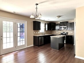 3017 Cricket Rd in Fayetteville, NC - Building Photo - Building Photo