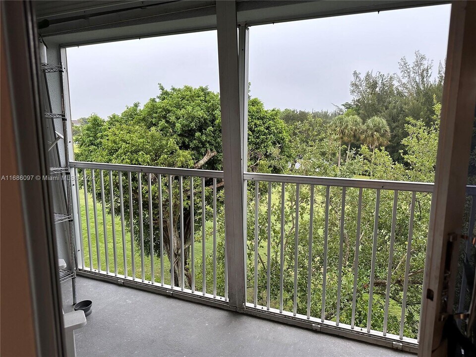 1110 SW 125th Ave-Unit -403M in Pembroke Pines, FL - Building Photo