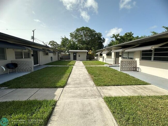2901 Jackson St in Hollywood, FL - Foto de edificio - Building Photo