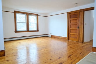 20 Buzzell St, Unit 3 in Manchester, NH - Foto de edificio - Building Photo