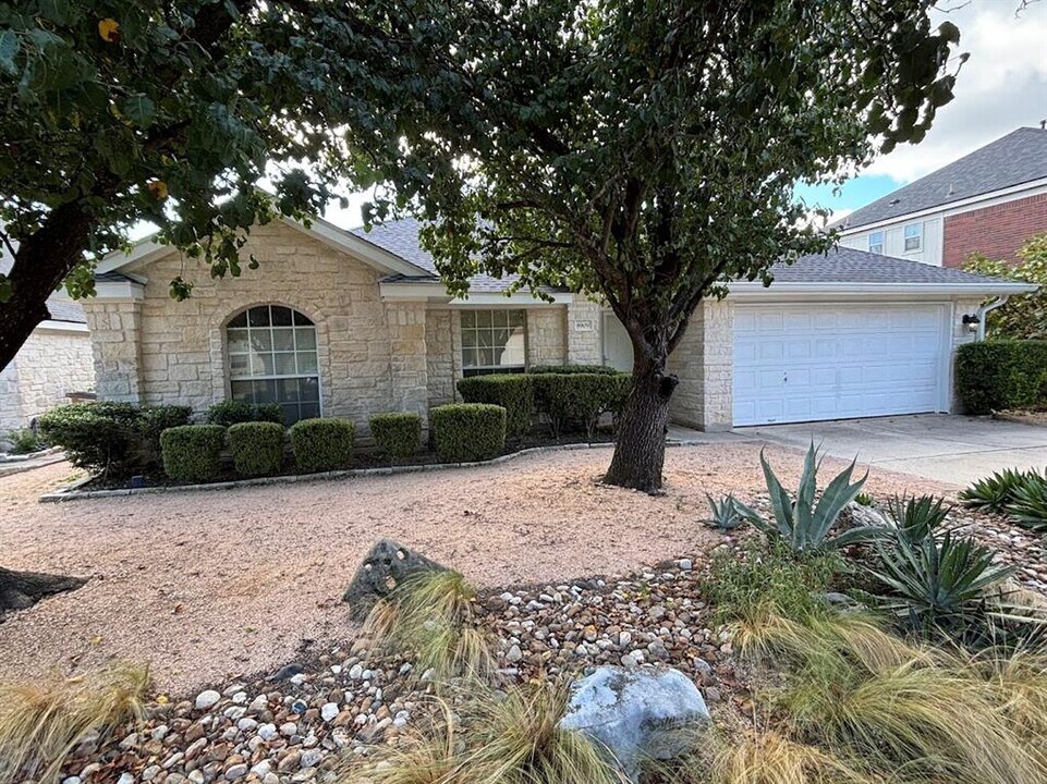 8909 Colberg Dr in Austin, TX - Building Photo