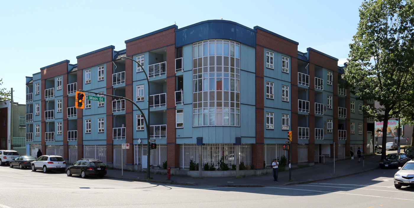 Chinatown Lions Manor in Vancouver, BC - Building Photo