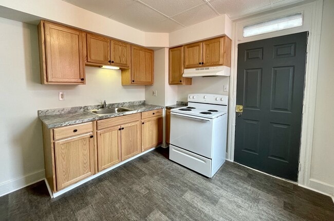 817 E Philadelphia St, Unit 2