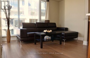 360 Patricia Ave in Ottawa, ON - Building Photo - Building Photo