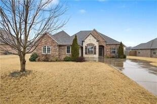 3907 SW Flatrock Ave in Bentonville, AR - Building Photo