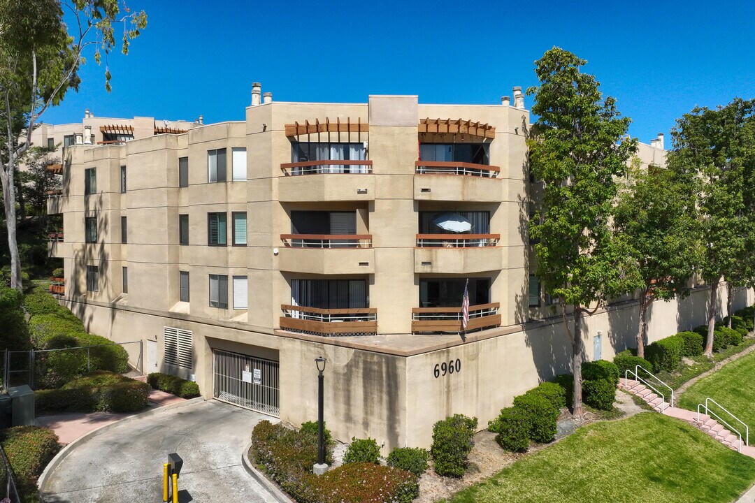 Lomas Del Cerro in San Diego, CA - Building Photo