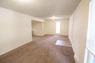 210 Wheaton Ct in Columbia, MO - Building Photo - Building Photo