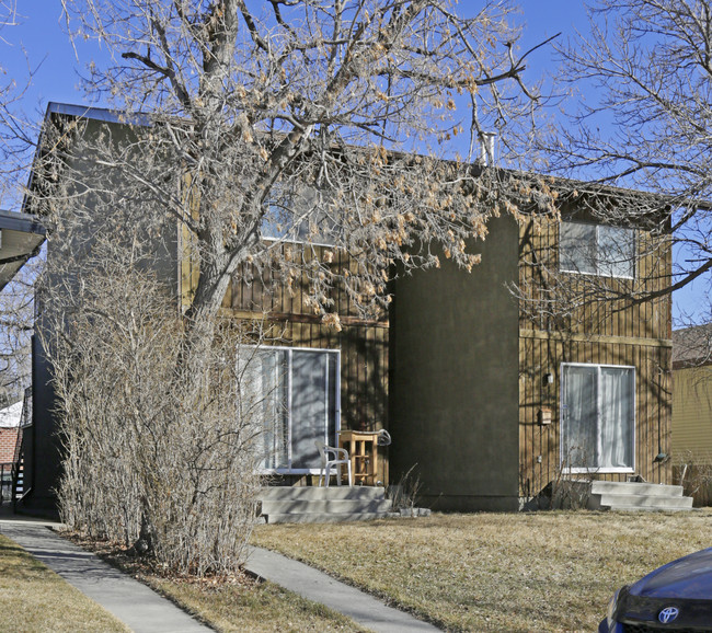 2114 4th Ave NW in Calgary, AB - Building Photo - Building Photo