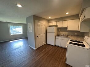 1807 N Underhill St in Peoria, IL - Building Photo - Building Photo