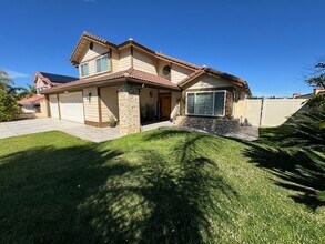 1762 Fuerte Estates Dr in El Cajon, CA - Building Photo - Building Photo