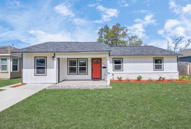 property at 5123 Dewberry St