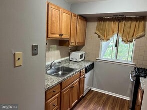 9921 Bustleton Ave in Philadelphia, PA - Building Photo - Building Photo