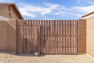 1002 W Villa Rita Dr in Phoenix, AZ - Building Photo - Building Photo