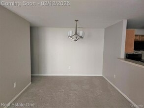 3275 N Pointe Blvd in Melvindale, MI - Foto de edificio - Building Photo