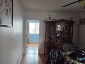 4634 Beach 46th St, Unit Apt. 2 in Brooklyn, NY - Foto de edificio - Building Photo