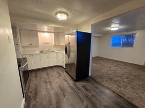 1667 N 200 W in Bountiful, UT - Building Photo - Building Photo