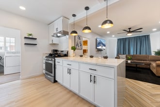 2521 W California St in Santa Ana, CA - Foto de edificio - Building Photo