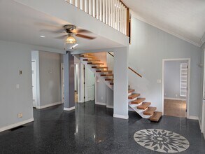 46365 Cessna Dr in Chilliwack, BC - Building Photo - Building Photo