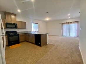 152 Trevor St in Merced, CA - Building Photo - Building Photo