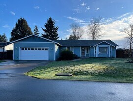 35852 13th Ave SW in Federal Way, WA - Building Photo